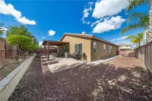 35594 Cloche Dr, Winchester, CA 92596 - Photo 12