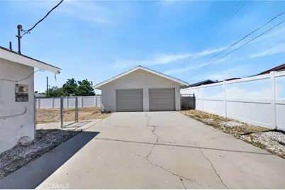 940 E Whittier, Hemet, CA 92543 - Photo 40