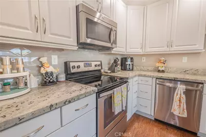 26044 Verde Grande Court, Menifee, CA 92586 - Photo 10