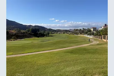 38677 Muirfield Drive, Murrieta, CA 92562 - Photo 8