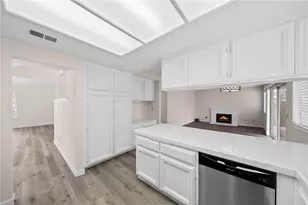 24784 Half Dome Ct, Murrieta, CA 92562 - Photo 8