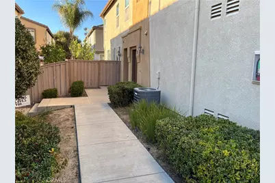 41702 Timberwood #2, Murrieta, CA 92562 - Photo 2