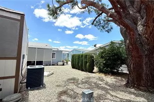 881 N Lake Street, Hemet, CA 92544 - Photo 8