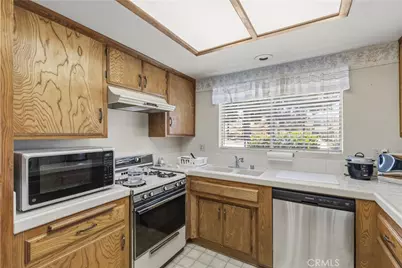 726 Piccadilly Square, Hemet, CA 92544 - Photo 12