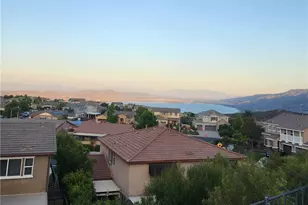 29264 Crystal Ridge Ct, Lake Elsinore, CA 92530 - Photo 2