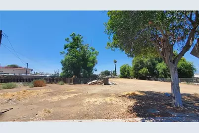 217 Iowa, Riverside, CA 92507 - Photo 2