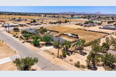 22634 Little Beaver, Apple Valley, CA 92308 - Photo 10