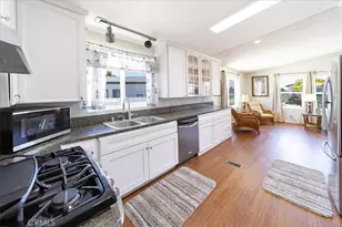 629 Via Santiago, Vista, CA 92081 - Photo 2