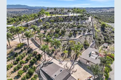 35751 Avenida La Cresta, Murrieta, CA 92562 - Photo 6