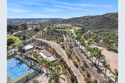 35751 Avenida La Cresta, Murrieta, CA 92562 - Photo 4