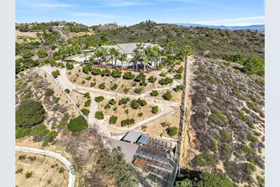 35751 Avenida La Cresta, Murrieta, CA 92562 - Photo 14