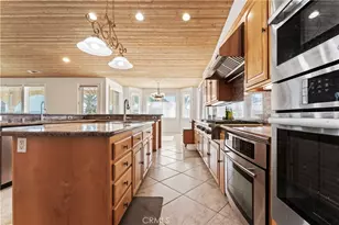 35751 Avenida La Cresta, Murrieta, CA 92562 - Photo 22