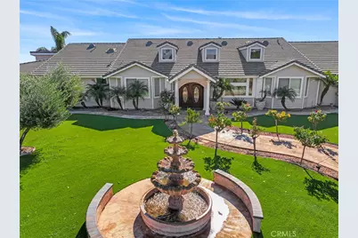35751 Avenida La Cresta, Murrieta, CA 92562 - Photo 2