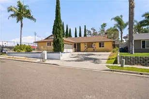 315 Michele Dr, Vista, CA 92084 - Photo 2