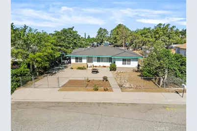 859 N Allen, Banning, CA 92220 - Photo 2