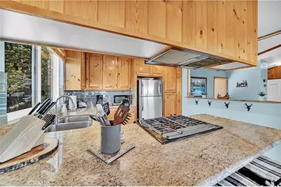 30895 Summit Drive, Running Springs, CA 92382 - Photo 12