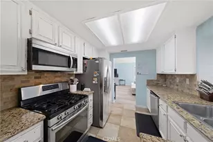 23755 Cork Oak Cir, Murrieta, CA 92562 - Photo 14