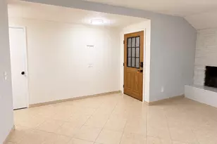 342 E Gilmore Dr, Corona, CA 92879 - Photo 4
