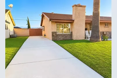 342 E Gilmore Drive, Corona, CA 92879 - Photo 2
