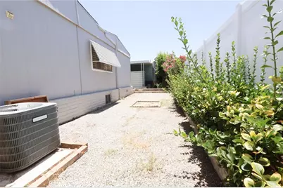 2230 Lake Park Drive #172, San Jacinto, CA 92583 - Photo 2