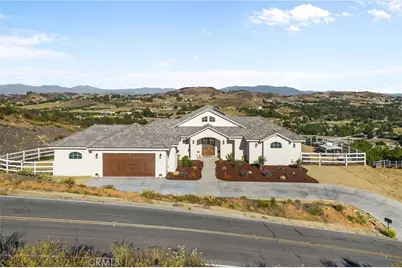 38566 Vista Del Bosque, Murrieta, CA 92562 - Photo 2