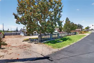 1215 E 39th St, San Bernardino, CA 92404 - Photo 4