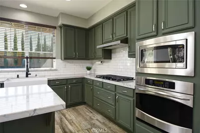 30414 De Caron, Murrieta, CA 92563 - Photo 8