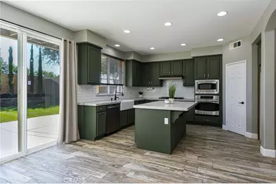 30414 De Caron, Murrieta, CA 92563 - Photo 10
