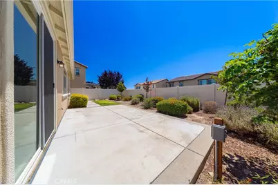 24185 Chestnut Oak Street, Murrieta, CA 92562 - Photo 32