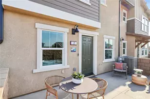 15575 April Dawn Wy, Fontana, CA 92336 - Photo 2