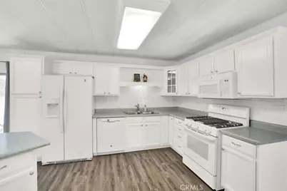22780 Skylink Drive, Canyon Lake, CA 92587 - Photo 10