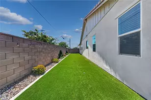 9019 Black Thorn St, Jurupa Valley, CA 92509 - Photo 44