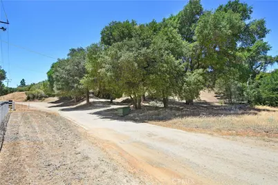16789 Valley Hi, Banning, CA 92220 - Photo 28