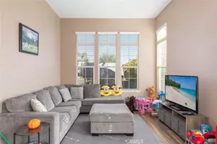 32735 Newham Ct, Winchester, CA 92596 - Photo 12