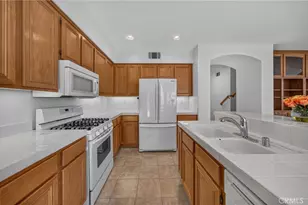 39977 Chalon Ct, Temecula, CA 92591 - Photo 8