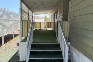 575 S Lyon Ave, Hemet, CA 92543 - Photo 2