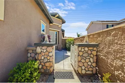 38049 Turning Leaf, Murrieta, CA 92563 - Photo 4