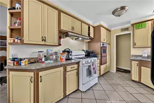 3292 Debbie Ln, Riverside, CA 92501 - Photo 8
