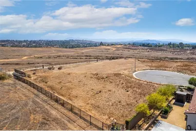 7948 Featherstone Ct, Riverside, CA 92506 - Photo 10