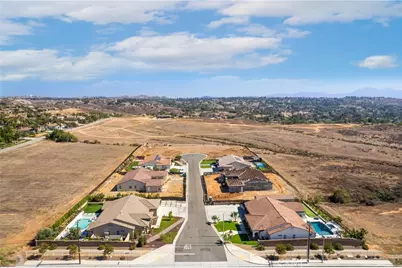 7948 Featherstone Ct, Riverside, CA 92506 - Photo 12