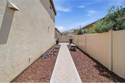 1198 Venice, Mentone, CA 92359 - Photo 38