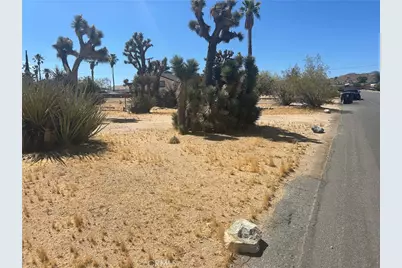 7623 Frontera, Yucca Valley, CA 92284 - Photo 2