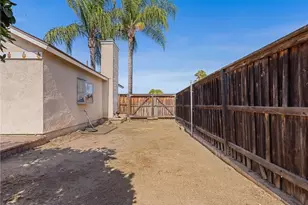 2312 Cloverfield, Perris, CA 92571 - Photo 26