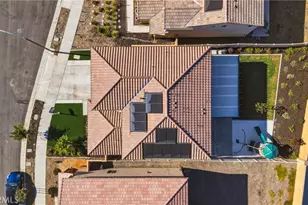 34330 Coconut Cir, Winchester, CA 92596 - Photo 2