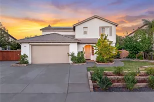 34782 Grotto Hills Dr, Winchester, CA 92596 - Photo 2