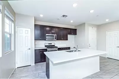 41957 Zafra, Murrieta, CA 92562 - Photo 8