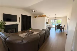 44128 Galicia, Hemet, CA 92544 - Photo 2