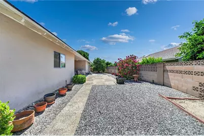1240 W Montrose Avenue, Hemet, CA 92543 - Photo 40