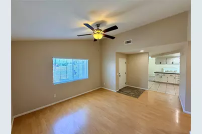 44493 Galicia, Hemet, CA 92544 - Photo 8