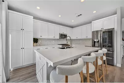 30592 Red Fox Court, Murrieta, CA 92563 - Photo 2
